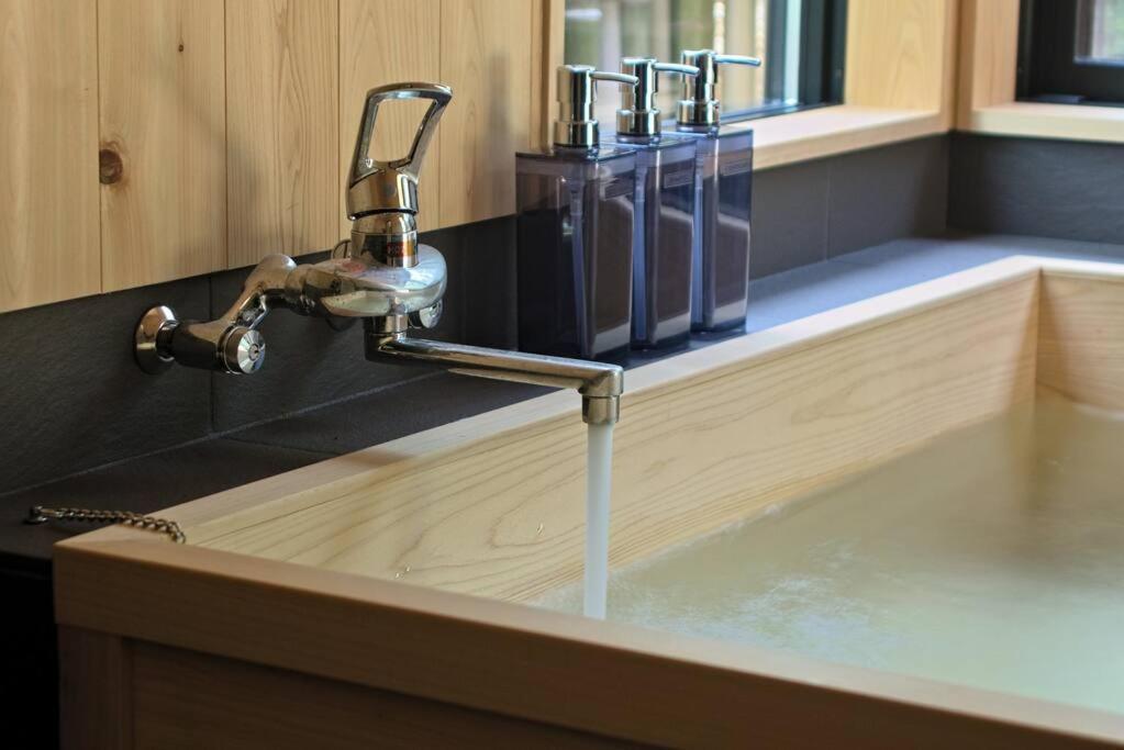 Hinoki No Ie - Cottage With Natural Hot Spring In A Cypress Bathtub Shika Ngoại thất bức ảnh