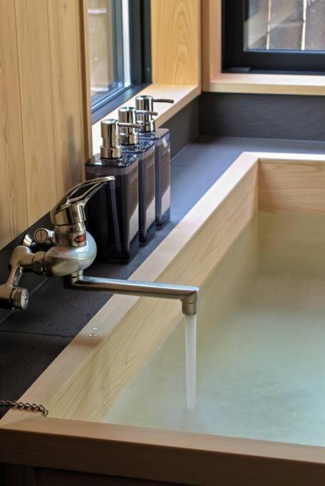Hinoki No Ie - Cottage With Natural Hot Spring In A Cypress Bathtub Shika Ngoại thất bức ảnh