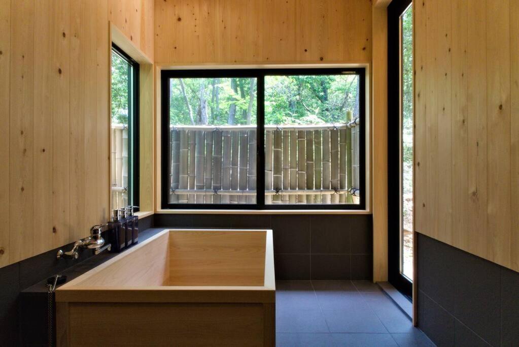Hinoki No Ie - Cottage With Natural Hot Spring In A Cypress Bathtub Shika Ngoại thất bức ảnh